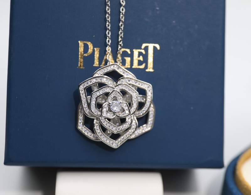 伯爵立體鏤空玫瑰花項鏈